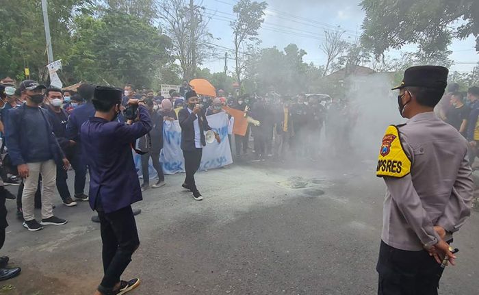 Pencurian di Lingkungan UTM Marak Lagi, Mahasiswa Demo Minta Polres Bangkalan Bentuk Tim Khusus