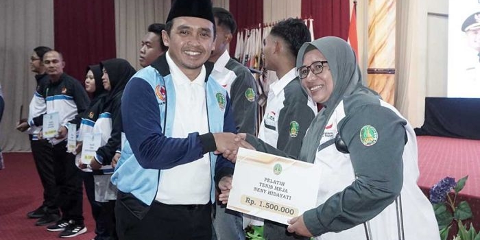 wali-kota-pasuruan-lepas-kontingen-porprov-jatim-ix-2025-optimis-masuk-10-besar