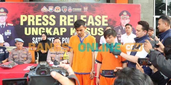 polres-gresik-ekspose-2-pembunuh-warga-pranti-menganti