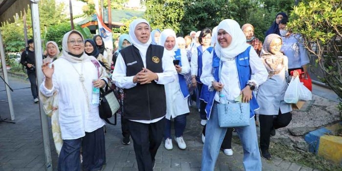 berkonsep-out-of-the-box-gubernur-khofifah-resmikan-kampoeng-mandiri-di-kedung-baruk-surabaya