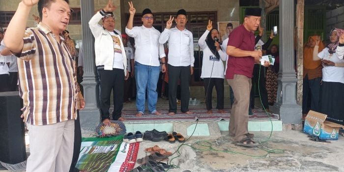 Antusiasme warga saat kampanye pemenangan Paslon Mubarok di Pilbup Mojokerto