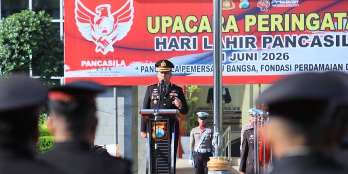 Kapolres Gresik, AKBP Ramadhan Nasution saat memimpin apel Harlah Pancasila
