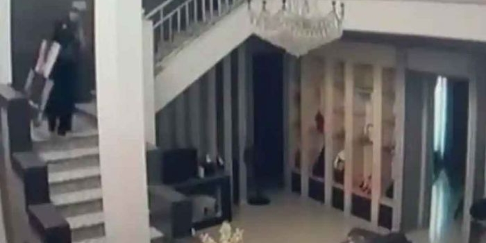 modus-jadi-teknisi-wifi-kawanan-rampok-di-surabaya-sikat-perhiasan-dan-uang-tunai