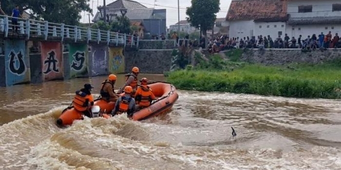 ibu-dan-anak-di-bangkalan-dilaporkan-hilang-tas-korban-ditemukan-di-tepi-sungai-yang-ada-buaya