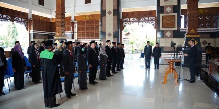bupati-lindra-lantik-8-pejabat-opd-pemkab-tuban-ada-kepala-dinas-hingga-staf-ahli