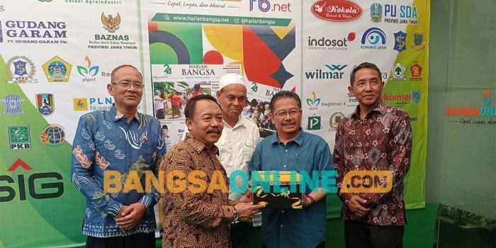 Pj Bupati Pasuruan, Andriyanto, saat menghadiri perayahaan HUT ke-24 HARIAN BANGSA. Foto: AHMAD FUAD/BANGSAONLINE