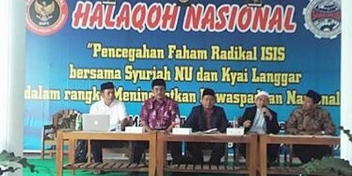 RADIKAL. Halaqoh Nasional Pencegahan Faham Radikal ISIS bersama Syuriah NU dan Kiai Langgar dalam Rangka Meningkatkan Kewaspada Nasional, kemarin. Foto : imron/BANGSAONLINE