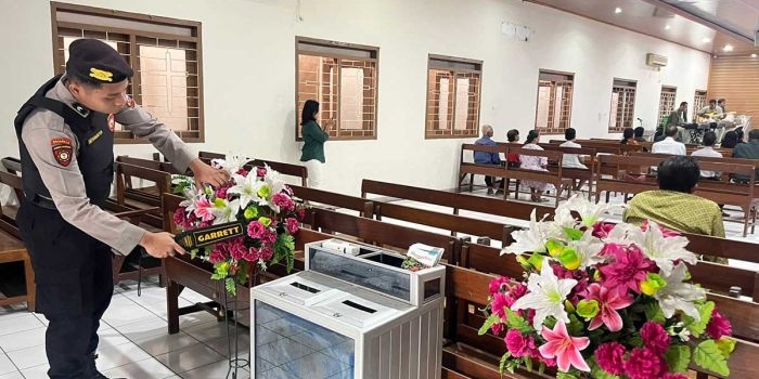 demi-keamanan-ibadah-umat-nasrani-polres-ngawi-sterilisasi-sejumlah-gereja