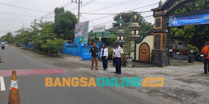 ciptakan-kenyamanan-dishub-kabupaten-madiun-kerjakan-paket-zoss-smpn-1-wonoasri-dan-smpn-2-wungu
