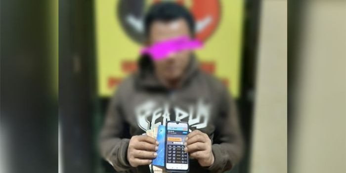 Suyoto alias Ete selaku pengecer togel online yang berhasil diamankan Unit Reskrim Polsek Sukorejo.