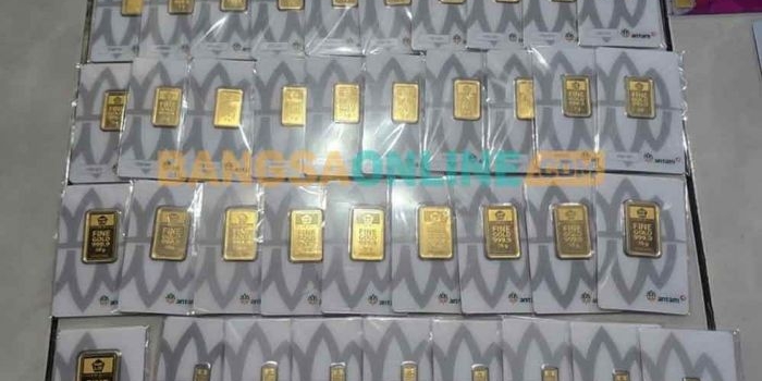 Berencana beli emas Antam? Cek Info harga terbarunya di sini. Foto: Bangsaonline.