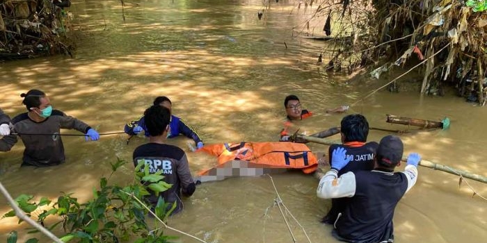 nenek-yang-hilang-ditemukan-tewas-di-aliran-sungai-pademawu-timur