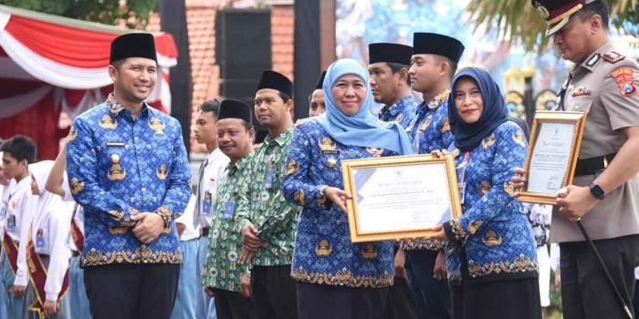 top-jawa-timur-borong-39-penghargaan-bkn-award-2023-gubernur-khofifah-alhamdulillah