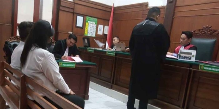 jan-hwan-diana-dan-suami-jalani-sidang-perusakan-mobil