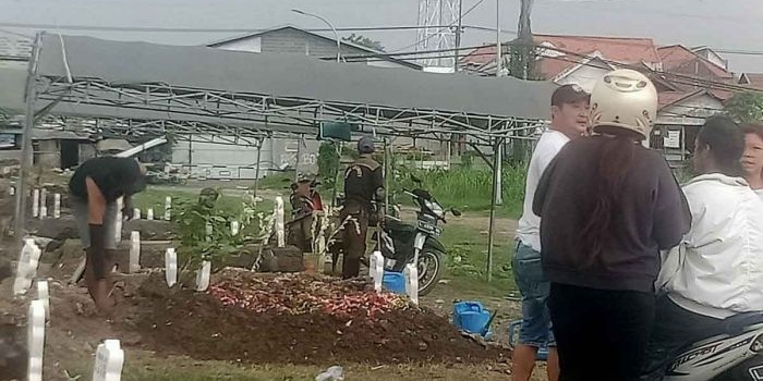 Pemakaman pelaku curanmor yang tewas di Surabaya. 