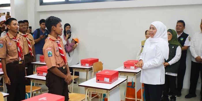 di-kediri-gubernur-khofifah-sebut-sekolah-rakyat-cara-negara-menyalakan-harapan masyarakat