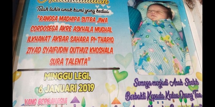 Ucapan syukur atas kelahiran anak pasangan Arif Akbar dan Suci Aisyiah di Tuban, yang memiliki nama 19 suku kata. foto: SUWANDI/ BANGSAONLINE