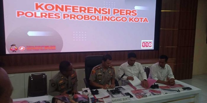 Ungkap kasus penyalahgunaan BBM subsidi di Mapolres Probolinggo Kota.