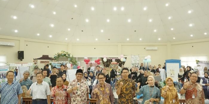 di-kegiatan-gelar-karya-rektor-unirow-tuban-minta-mahasiswa-ppg-terapkan-nilai-kepimpinan-saat-ppl