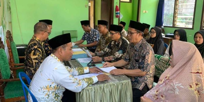 kantah-kabupaten-pasuruan-gelar-ikrar-wakaf-massal-di-kua-rejoso