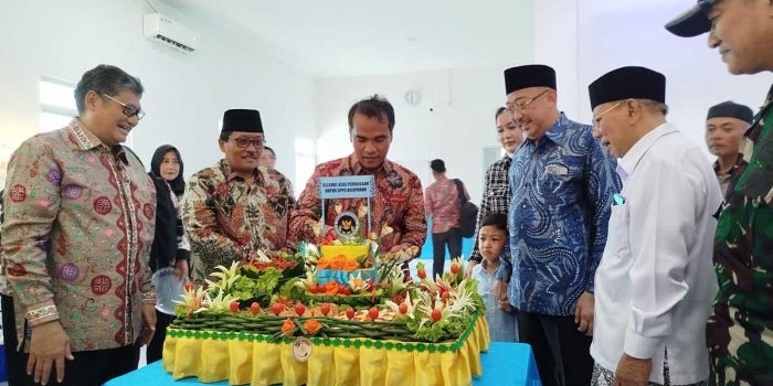 resmikan-dapur-sppg-bilaporah-bupati-bangkalan-tegaskan-pemenuhan-gizi-masyarakat