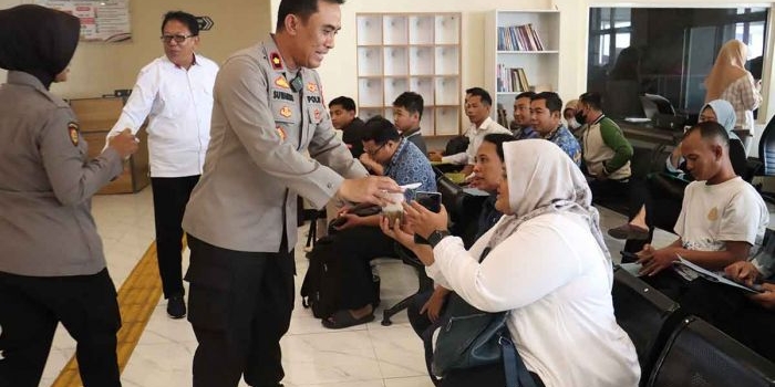 polres-mojokerto-kota-bagikan-bubur-kacang-hijau-untuk-pemohon-skck-di-mpp