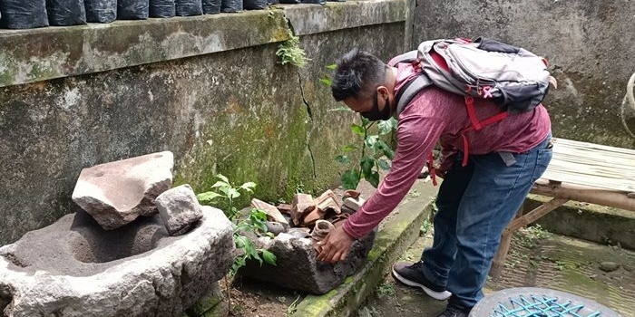 Benda bersejarah diduga peninggalan era Kerajaan Majapahit yang ditemukan  warga Desa Tiru Lor, Kecamatan Gurah, Kabupaten Kediri.