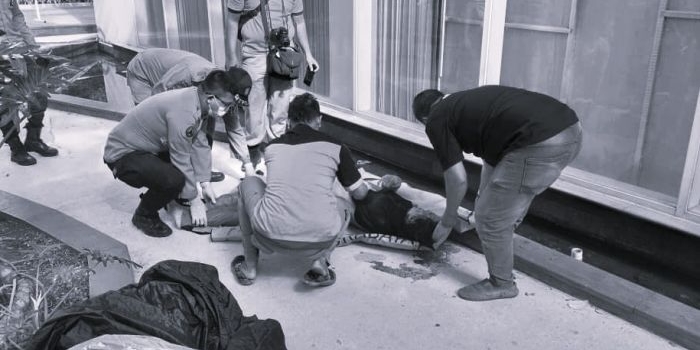 lansia-ditemukan-tewas-diduga-jatuh-di-sebuah-apartemen-kawasan-dukuh-pakis