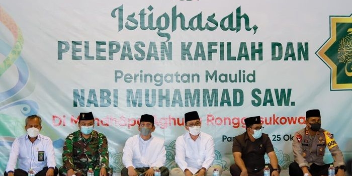 Bupati Baddrut Tamam melepas sekaligus memperingati Maulid Nabi Muhammad SAW di Mandhapa Agung Ronggosukowati.