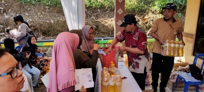semarakkan-acara-babe-disdagkopum-madiun-gelar-sembako-murah-dan-bazar-umkm-di-desa-bodag