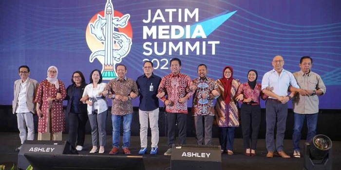 jatim-media-summit-2025-soroti-tantangan-media-lokal-di-tengah-efisiensi-anggaran