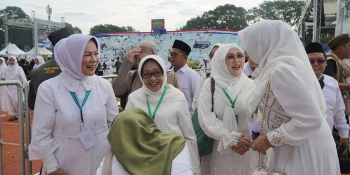 menyusuri-jejak-khidmah-panjang-nyai-mundjidah-wahab-dalam-kacamata-senator-lia-istifhama