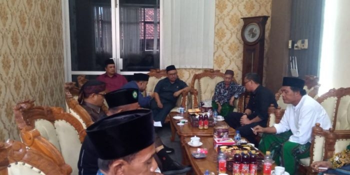 fps-audiensi-dengan-pimpinan-dprd-situbondo-pembatalan-hibah-pesantren-berpotensi-digugat