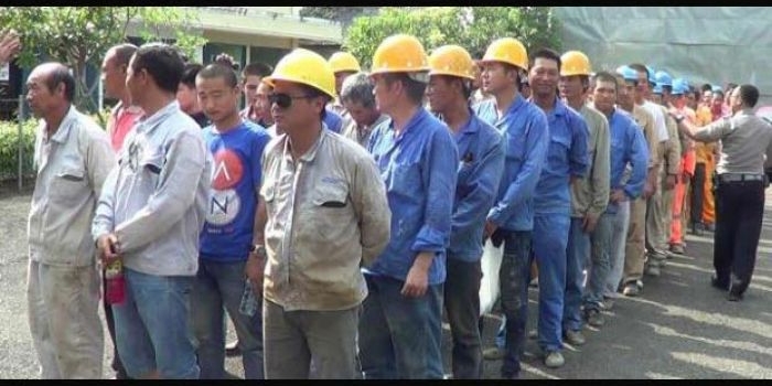 Rarusan buruh kasar asal Cina dari proyek pabrik semen di Kecamatan Pulo Ampel Kabupaten Serang diamankan Polda Banten.