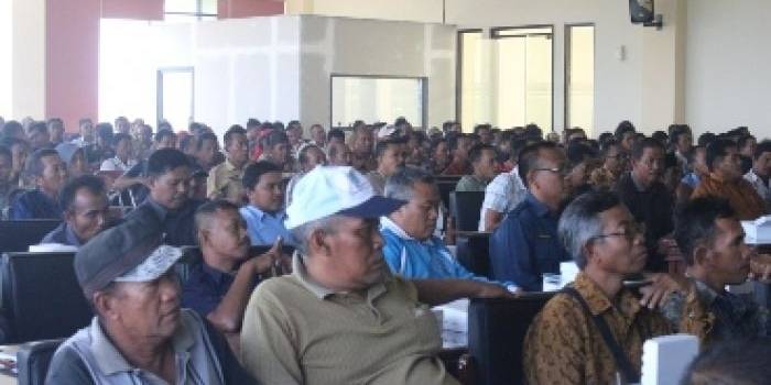 Suasana sosialisasi Areal Tembakau Musim Tanam (MT) 2015. (foto: andi/BANGSAONLINE)
