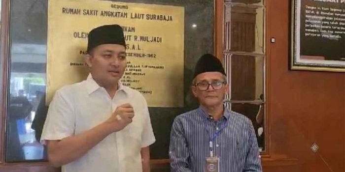 Pasangan Rusdi-Gus Shobih saat menjalani pemeriksaan kesehatan di RSAL dr Ramelan.