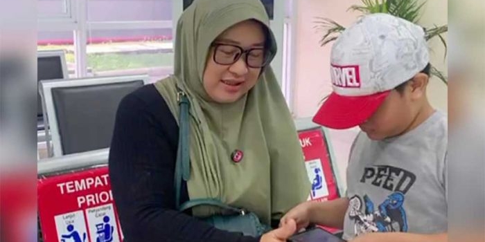 setia-dampingi-anak-terapi-rini-andalkan-bpjs-kesehatan-selama-tujuh-tahun