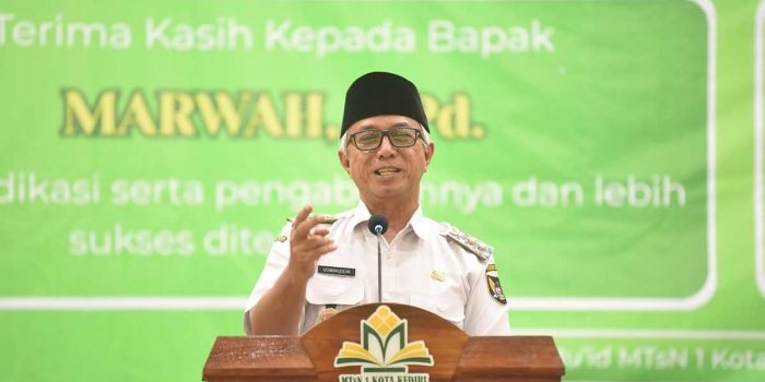 Wakil Wali Kota Kediri saat memberi sambutan. Foto: Ist

