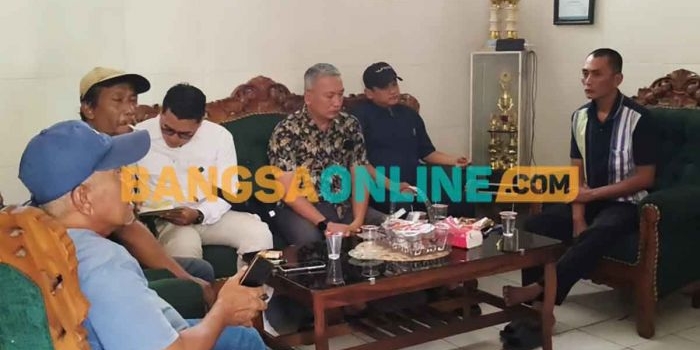 datangi-kantor-kelurahan-tosaren-ketua-rt-dan-pokmas-protes-soal-penghentian-prodamas