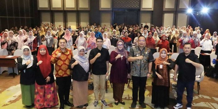 wabup-gresik-tutup-pelatihan-penyusunan-spm-dan-renstra-blud-tekankan-peningkatan-layanan-publik