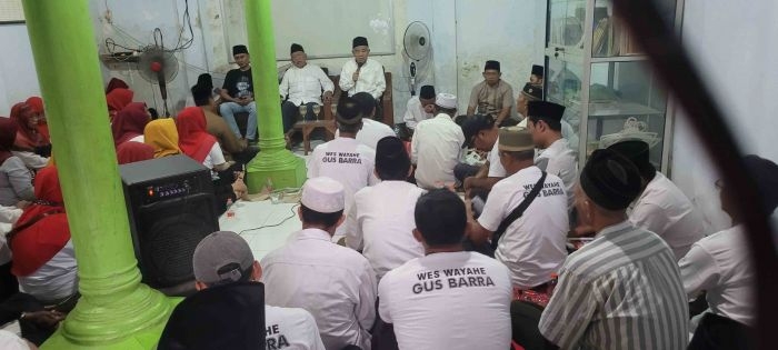 Para Korcam dan Kordes relawan Barra-Rizal  Kecamatan Dlanggu saa mengikuti acara konsolidasi di Mojokarang Dlanggu Mojokerto, Sabtu (10/8/2024). Foto: bangsaonline