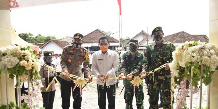 Suasana pencanangan Kampung Tangguh Covid-19 di Balai Desa Banjarwaru, Kecamatan Lumajang, Kabupaten Lumajang.