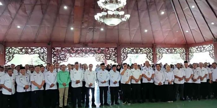 lantik-320-pppk-bupati-pamekasan-tekankan-profesionalisme-dan-pelayanan-publik