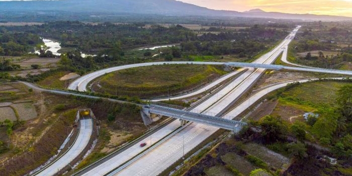 Jalan Tol Sigli-Banda Aceh yang menghubungkan wilayah-wilayah di Provinsi Aceh dibangun menggunakan semen UltraPro dari SIG. Foto: Ist.