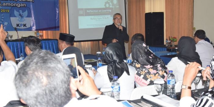 Bambang Suyono, seorang trainer saat menyampaikan materi.