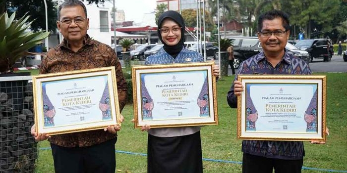 pemkot-kediri-raih-tiga-penghargaan-dari-bkn-ri