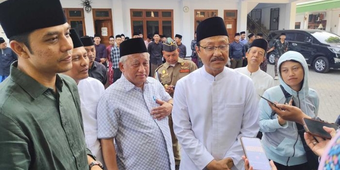 Ketua Organizing Committee (OC) yang juga menjabat Sekretaris Jenderal PBNU, Saifullah Yusuf (Gus Ipul) saat memberi keterangan kepada wartawan. (Ist). 
