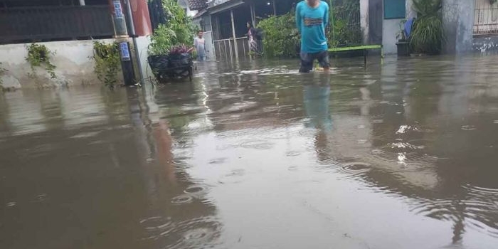 Suasana banjir di Jombang.