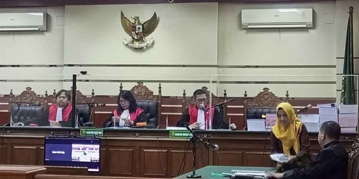 Sidang kasus pemotongan insentif di BPPD Sidoarjo.