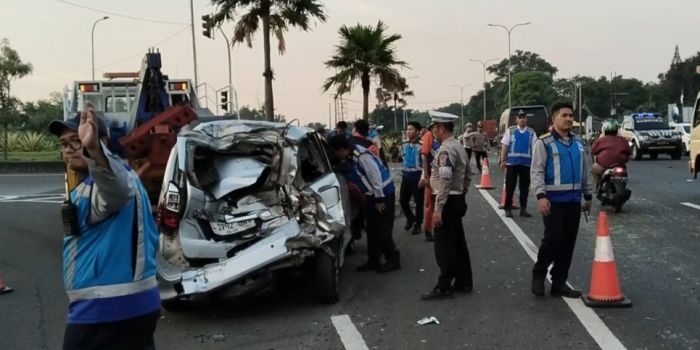 truk-alami-rem-blong-sebabkan-laka-maut-beruntun-di-exit-tol-purwodadi-pasuruan